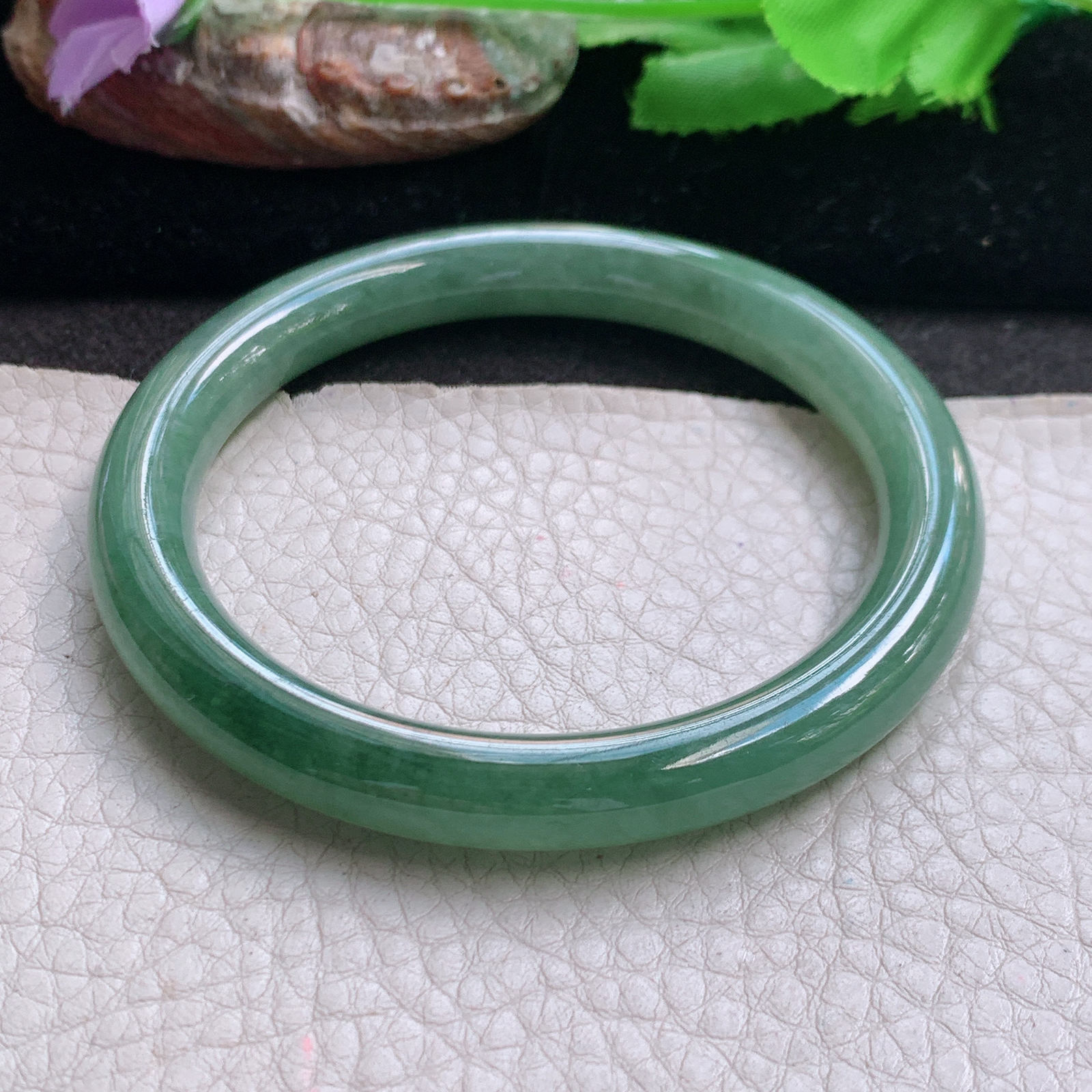 js自然光57*8.8*8.3叮当镯 缅甸翡翠a货玉手镯高品质冰油圆条玉手环