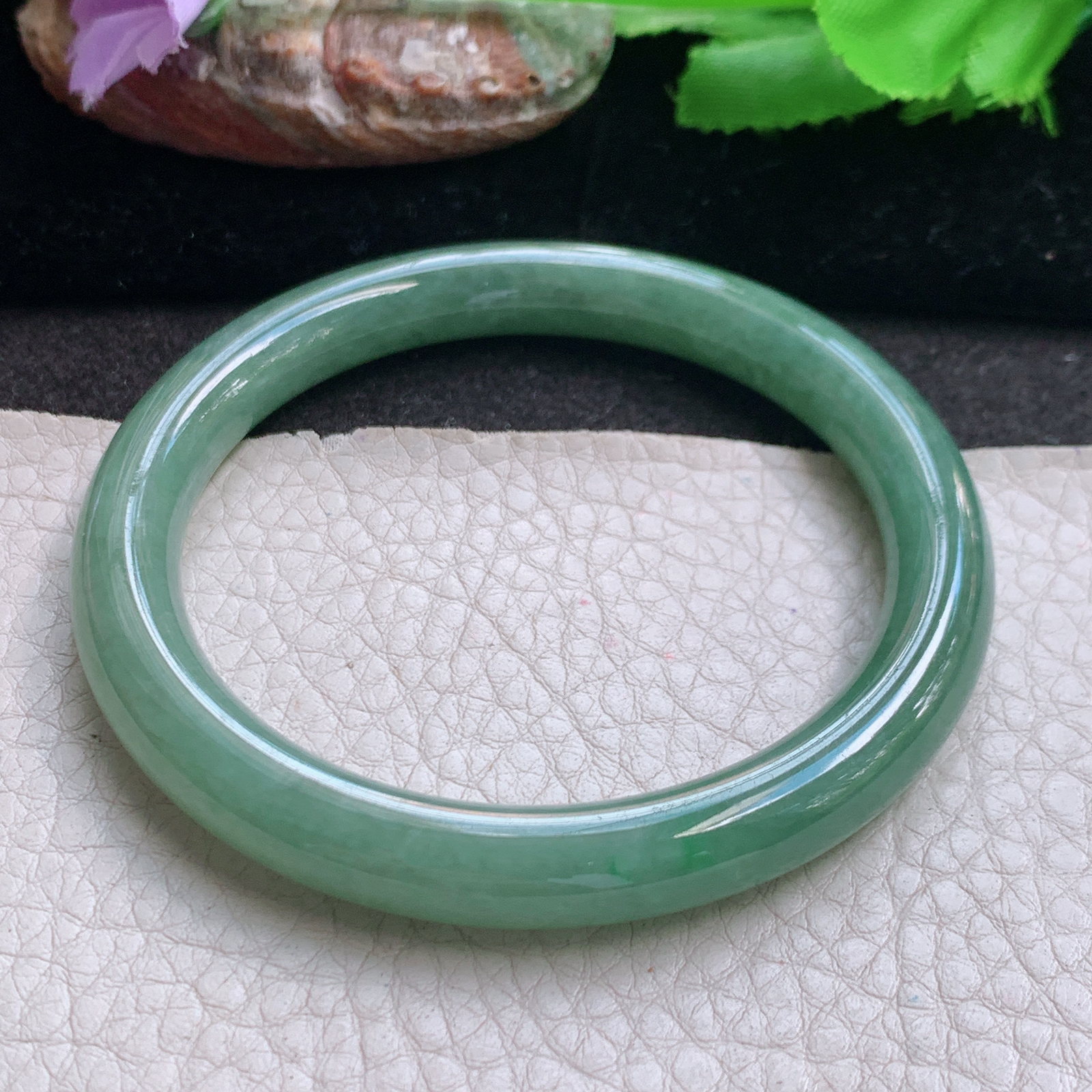 js自然光57*8.8*8.3叮当镯 缅甸翡翠a货玉手镯高品质冰油圆条玉手环
