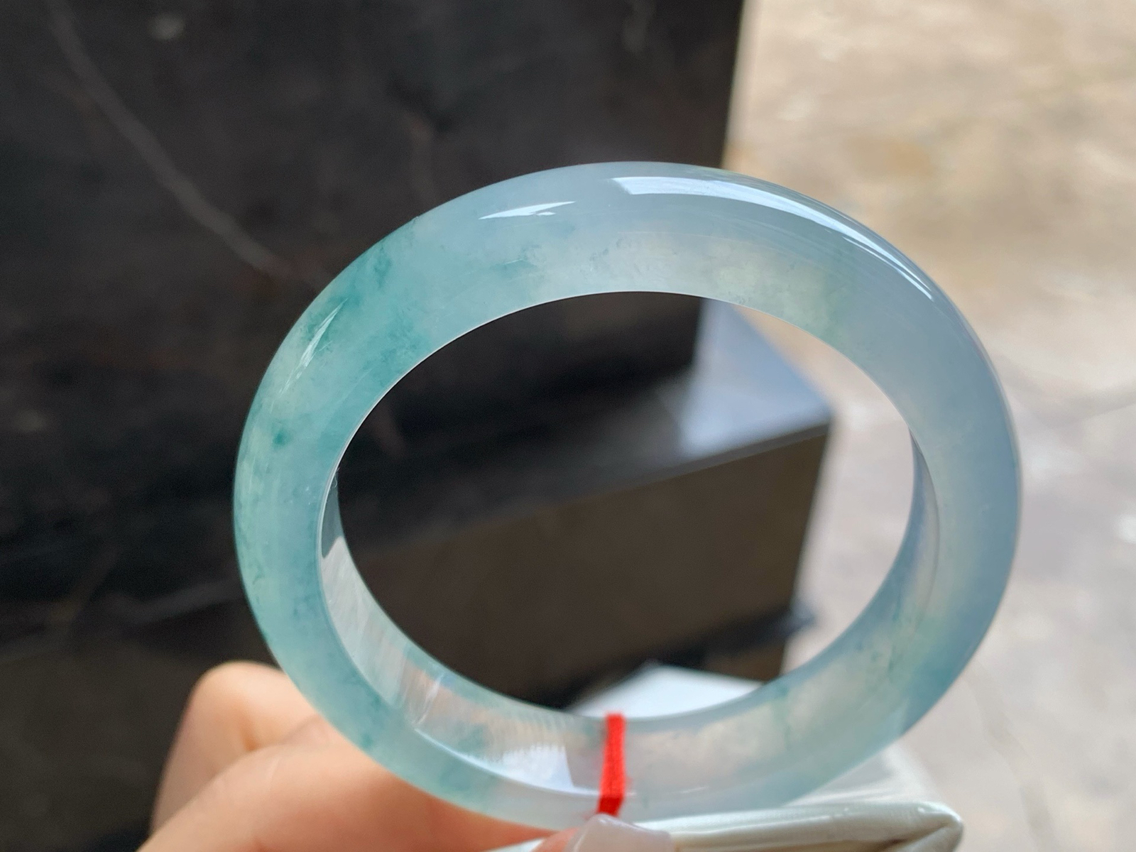 55.8-12.6-8.8
冰种飘花手镯^_^种水好 飘花浓郁
