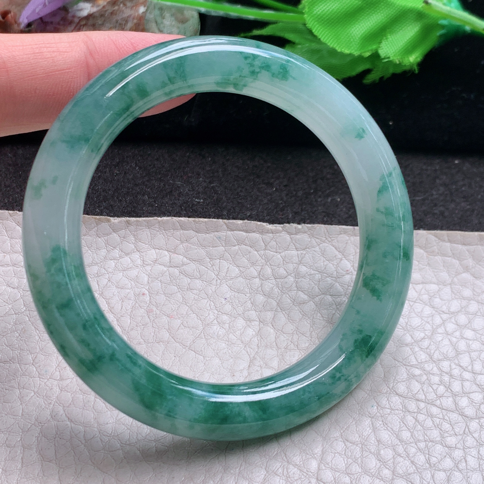 cc自然光53*9.5*10叮当镯 缅甸翡翠a货玉手镯高品质冰飘花圆条玉手环