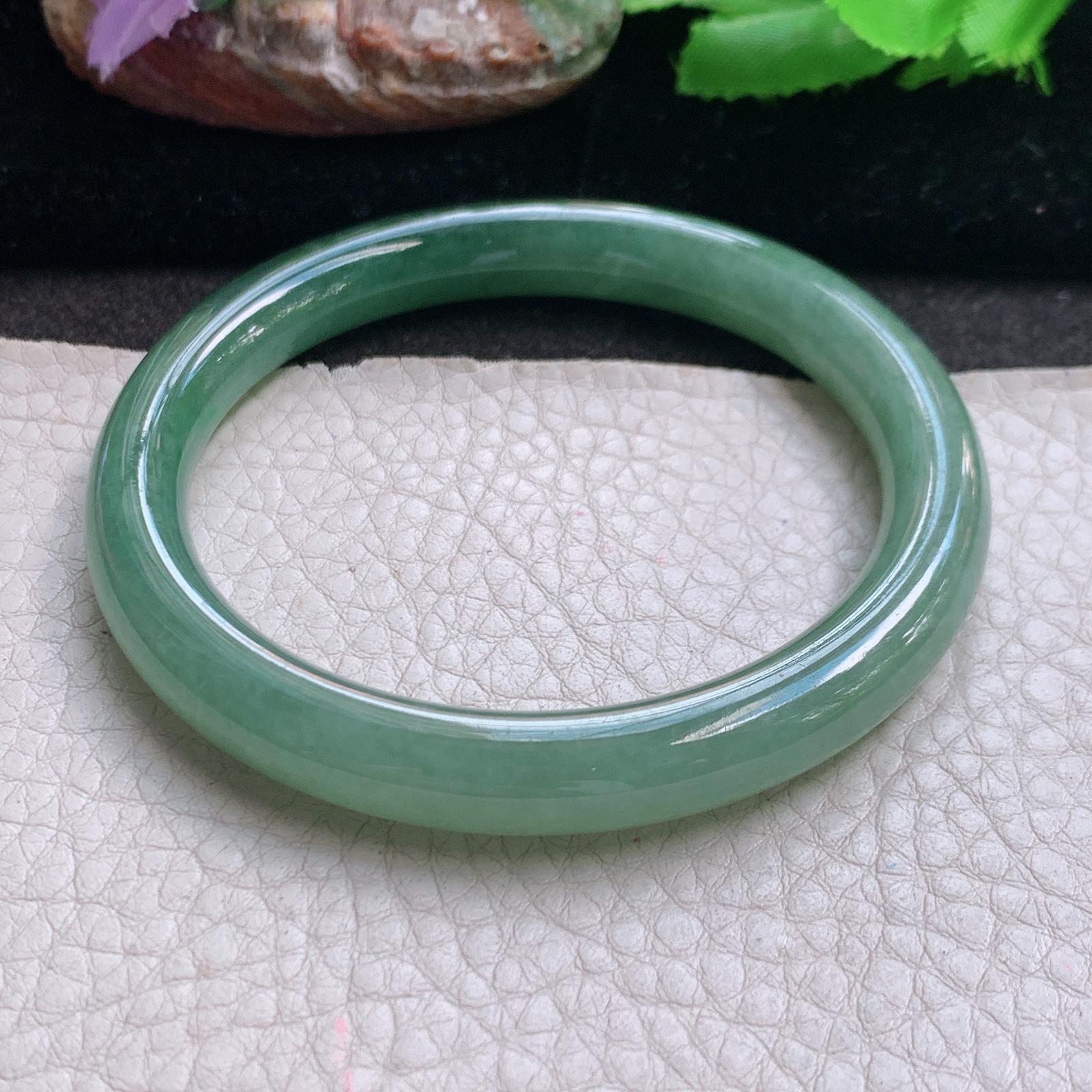 js自然光57*8.8*8.3叮当镯 缅甸翡翠a货玉手镯高品质冰油圆条玉手环