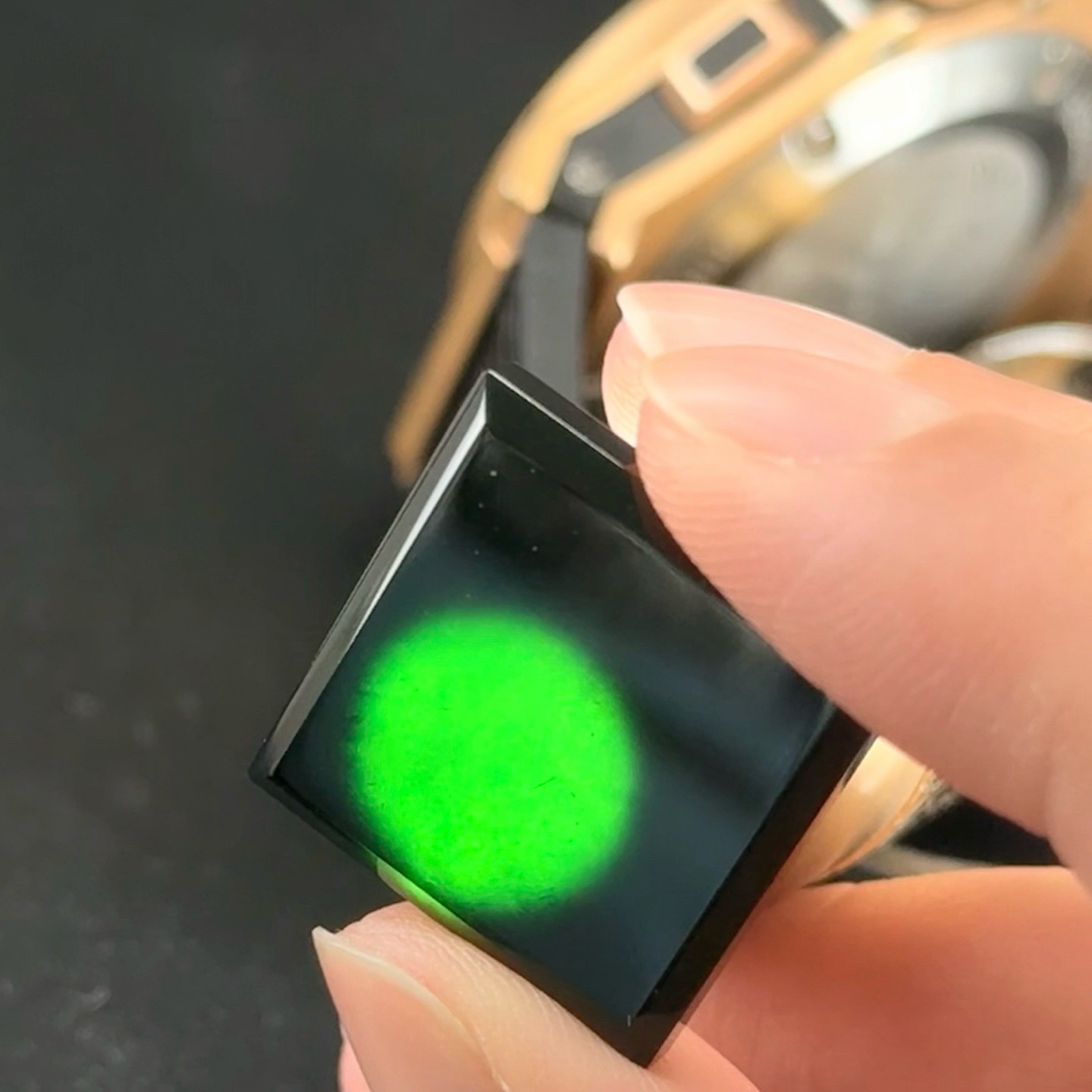 精品18k墨翠小无事牌 尺寸21
