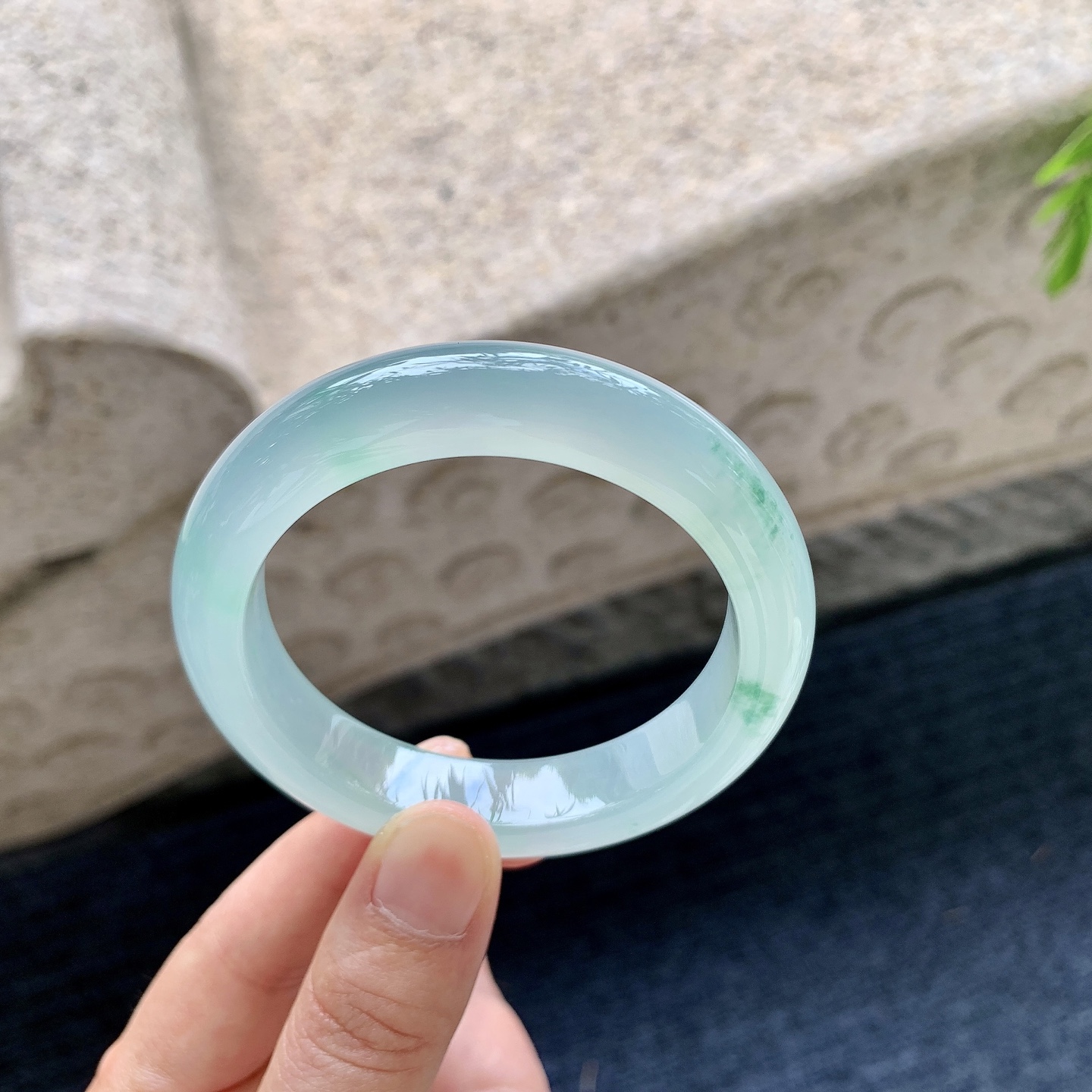 正圈51 52，冰晴绿飘花，清透，水润，种老，细腻，无裂。