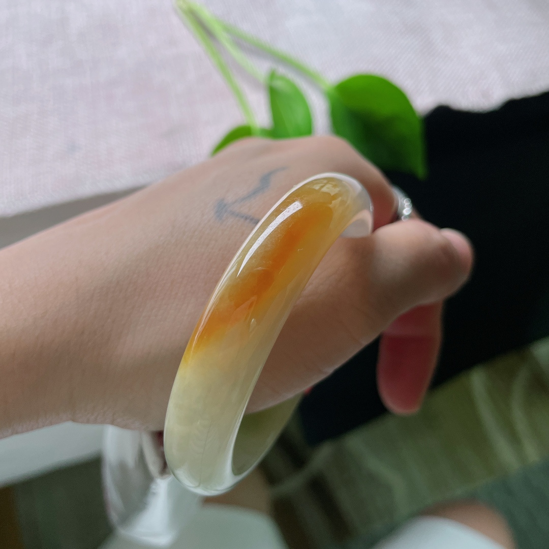 黄翡正圈，水润细腻，朝阳熔金，琥珀流光，落日晚霞意境感，无裂，ss56156a