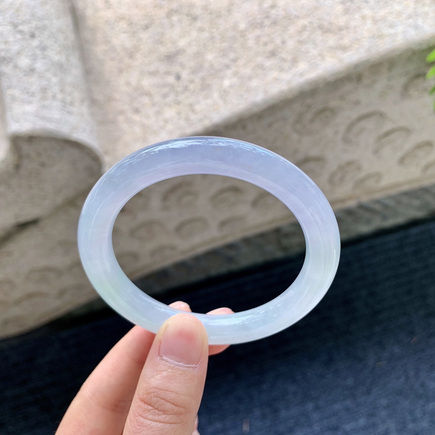 圆条53 54，圈口54/9.1/9，编码G9090215，糯冰春彩，水润，种老，细腻，有石纹线