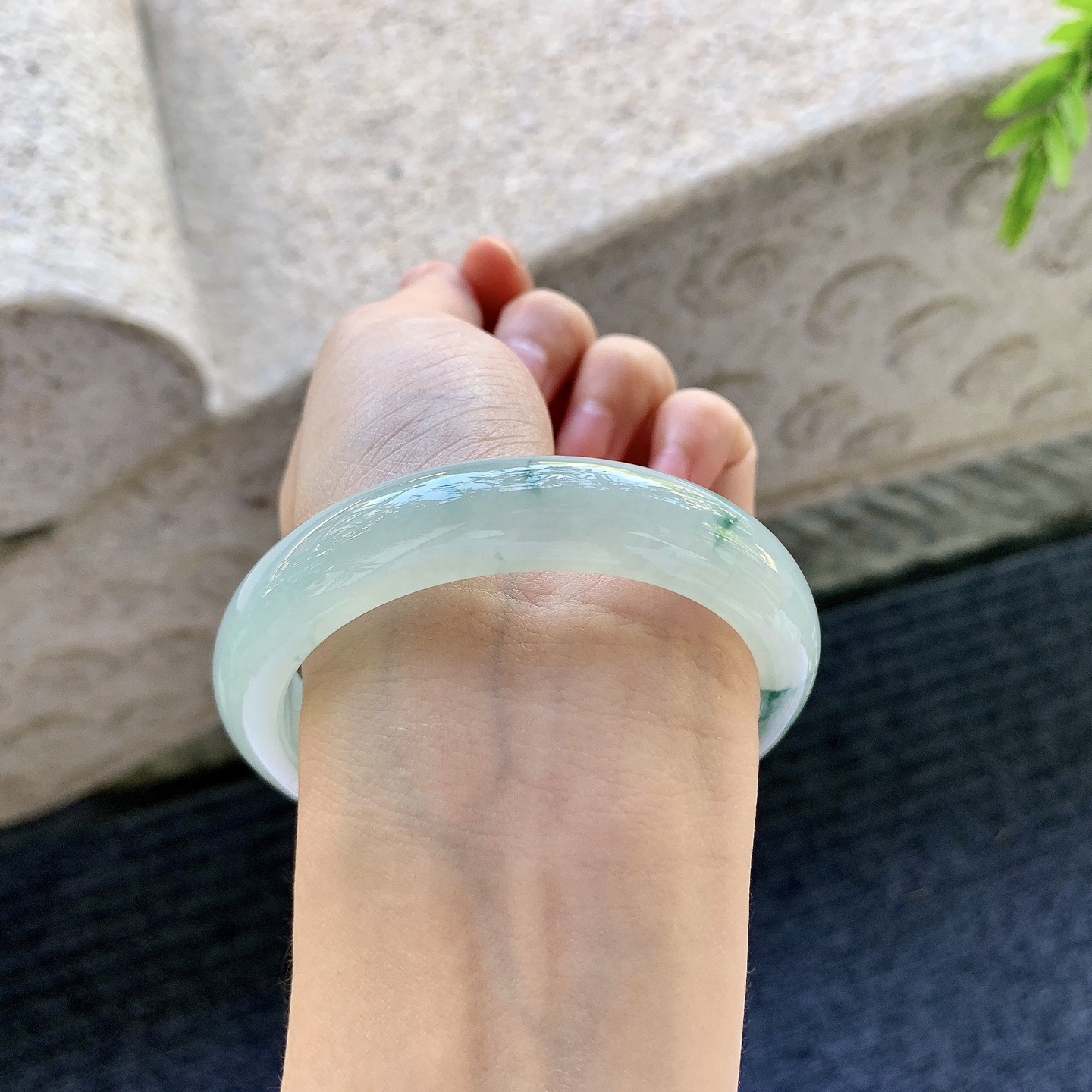 正圈55 56，糯冰飘花，水润，种老，细腻，打灯有絮线