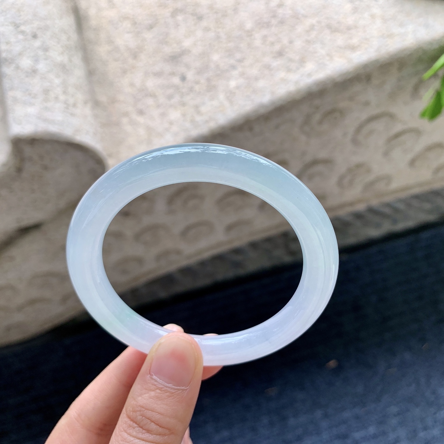 正圈53 54，圈口54.6/8/8.8，编码C11090214，糯冰春彩，水润，种老，细腻，无裂。