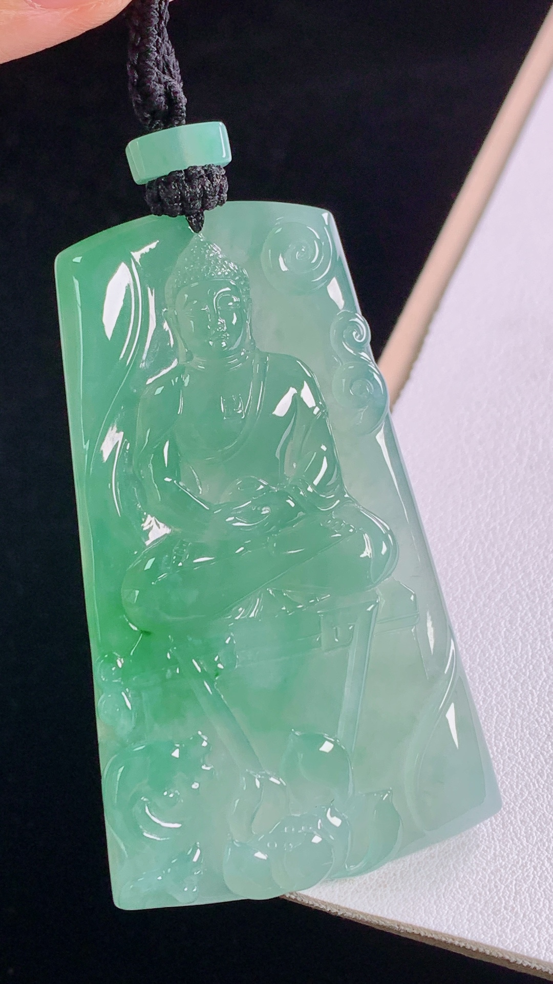 冰晴大日如来，种色俱佳，水润清透，无裂，尺寸:66.2-39.1-5.7mm 30