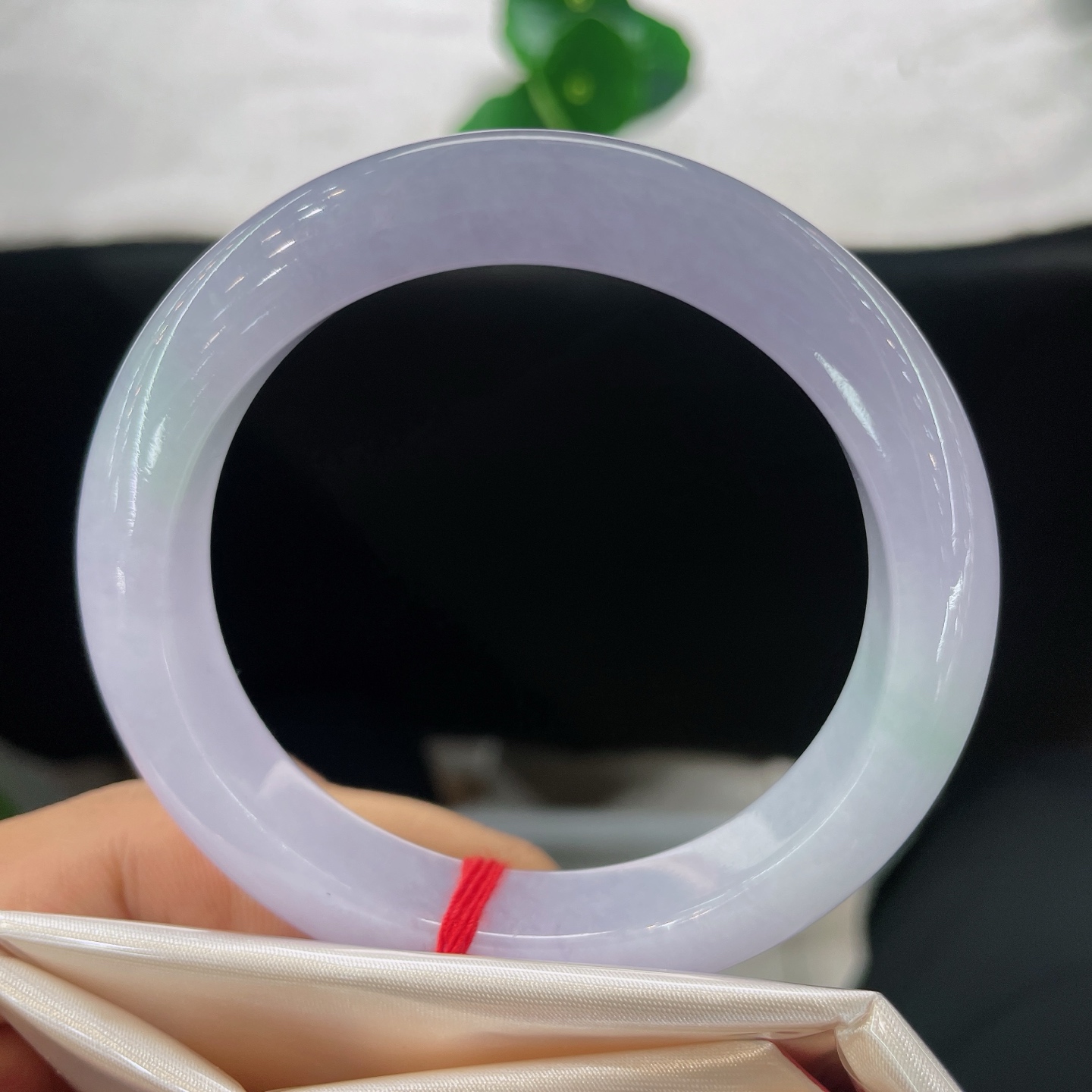 圈口57/11.8/9.3，春彩正圈，56/57可戴，紫雾漫玉，浅绿生烟，凝一汪清润春水，冰丝纹，上