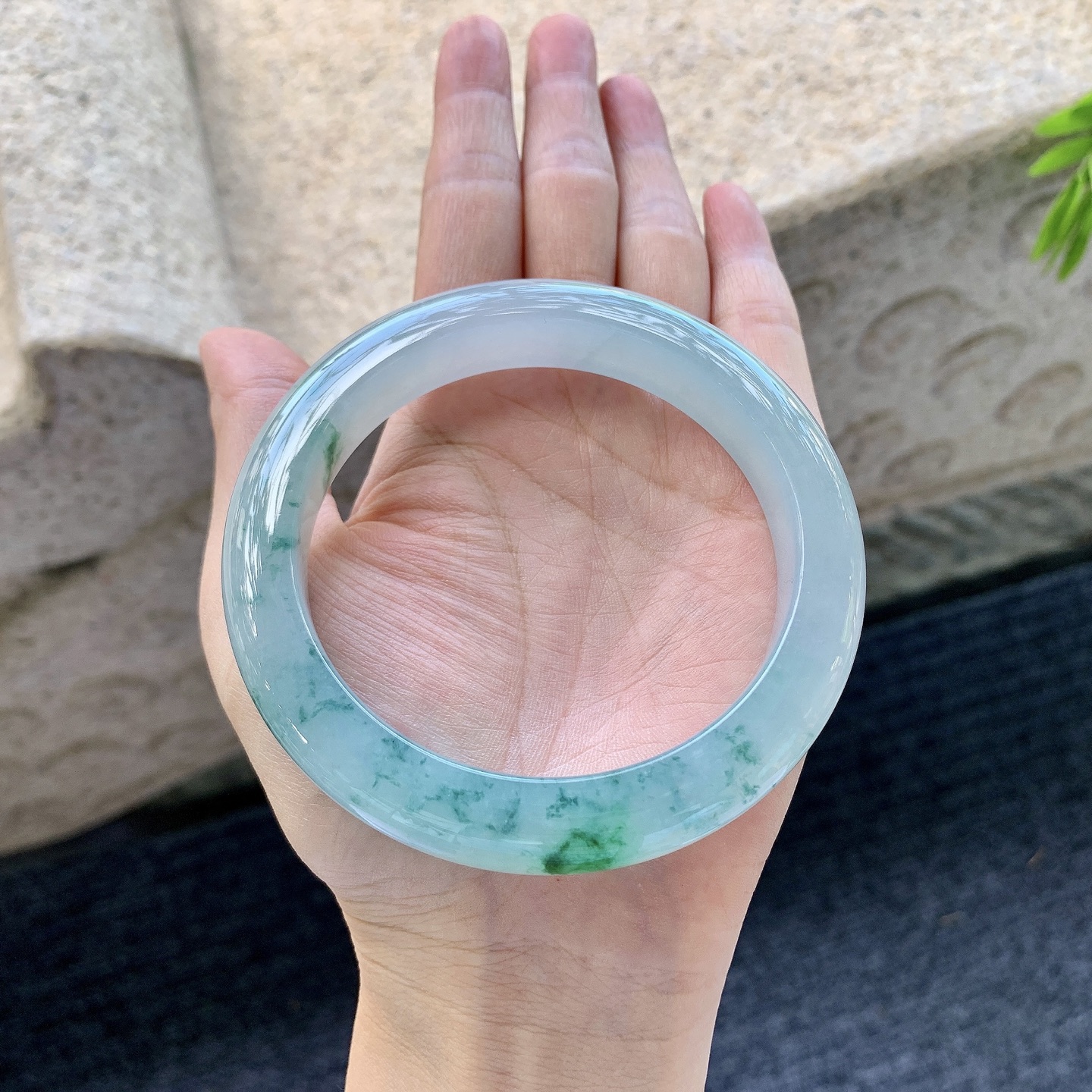 正圈61 62，圈口62.8/12.4/10，编码T1090208，描述冰糯飘花，水润，种老，细腻，