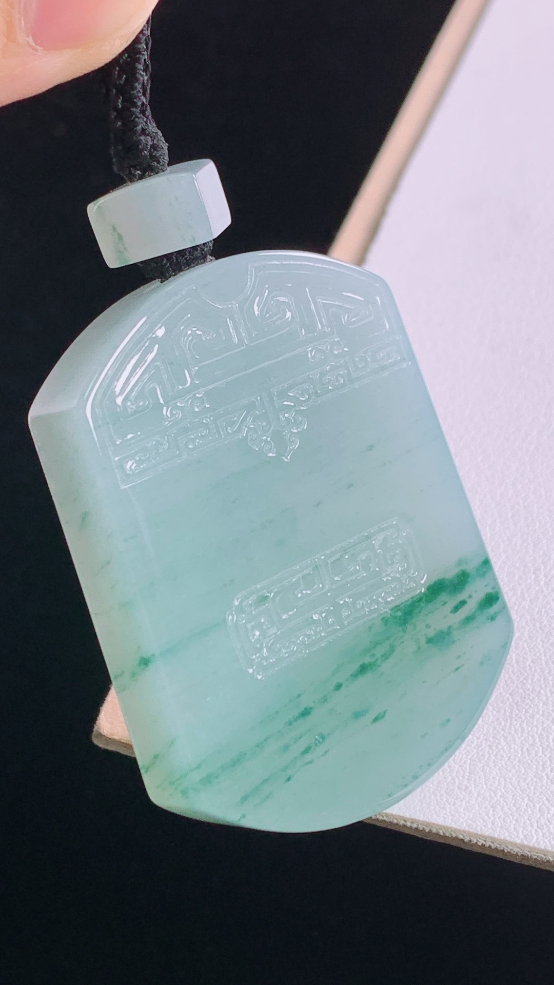 冰飘花仿古牌，花色灵动，水润清爽，无裂，尺寸:49.9-37.6-9.4mm，29