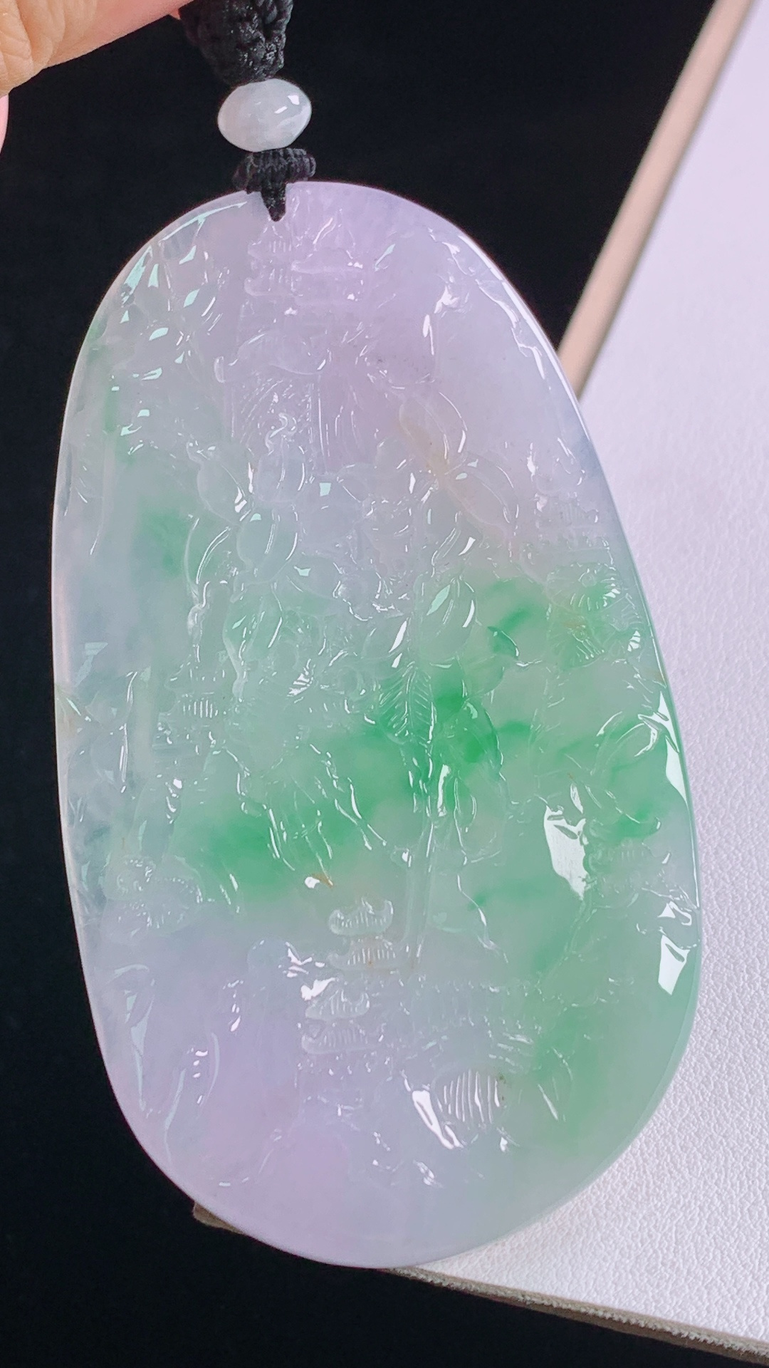 ️冰飘绿普贤菩萨，翠色清新，雕工精湛，无裂，尺寸:82.8-47.1-9.7mm 29