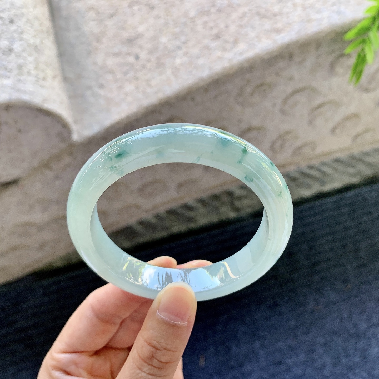 正圈55 56，糯冰飘花，水润，种老，细腻，打灯有絮线