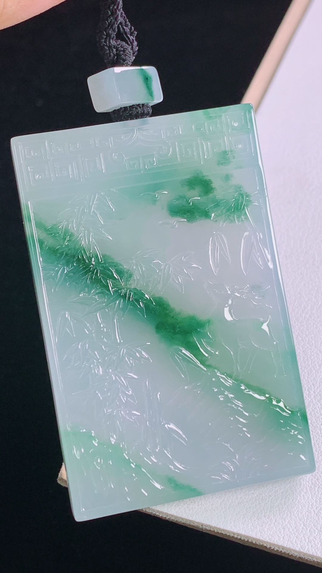 冰飘花山水牌，花色灵动，清爽细腻，无裂，尺寸:62.3-40.5-6.4mm 29