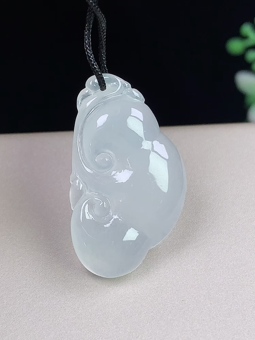 冰种如意，无裂，尺寸26.9-15.8-4.3mm，J01lzy