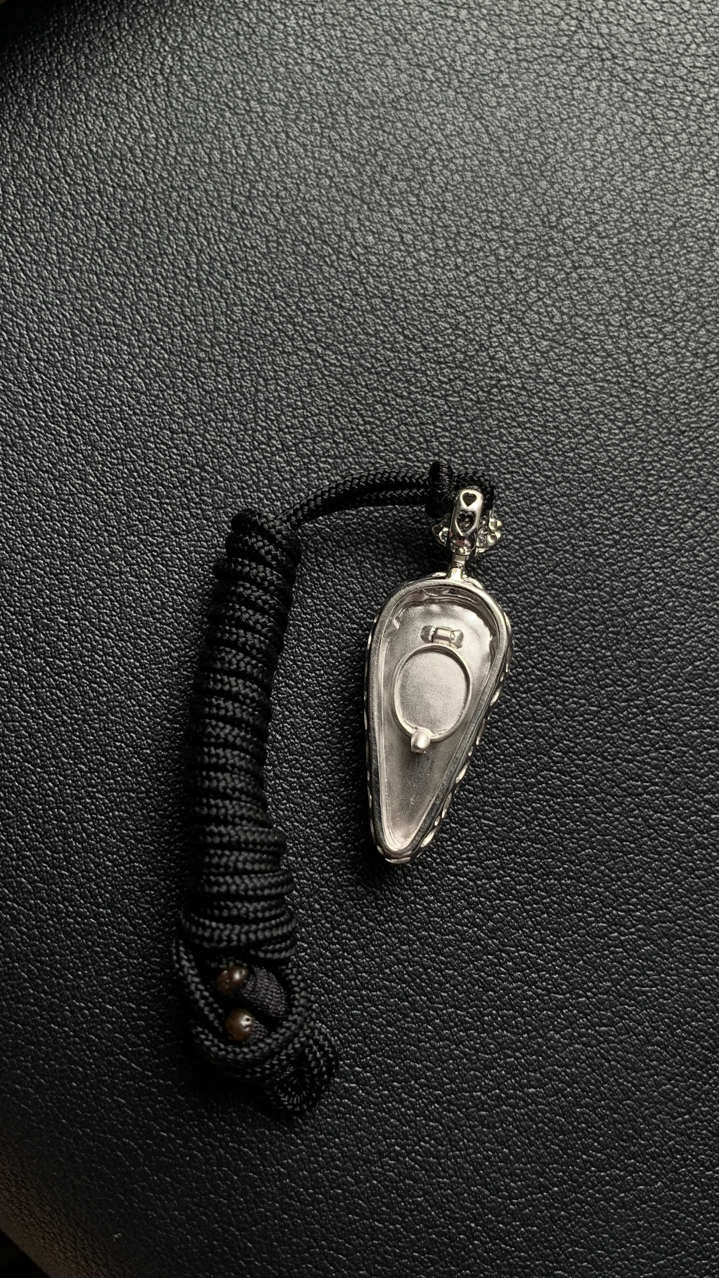 ️【18k金镶嵌福瓜吊坠】种老细腻，色阳浓郁起胶尺寸：成品：31*11.7*6.8，裸石：21.2*9.6,b1491