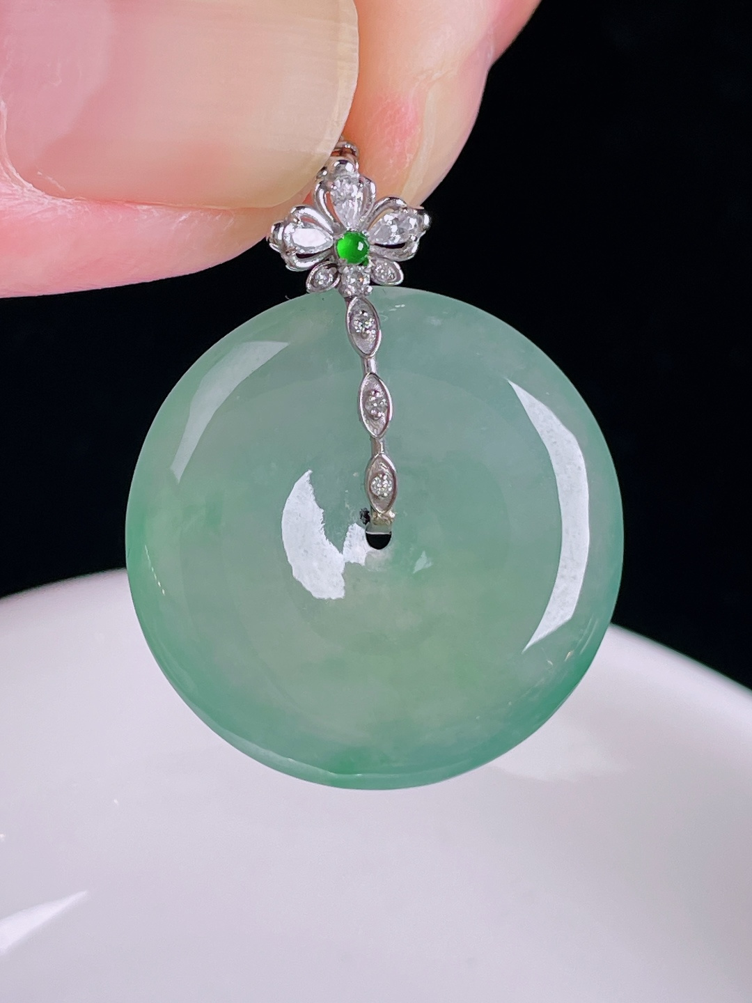 ️冰种平安扣，18k镶嵌，老种起光，细底通透，尺寸：30裸石24/4.4mm0901