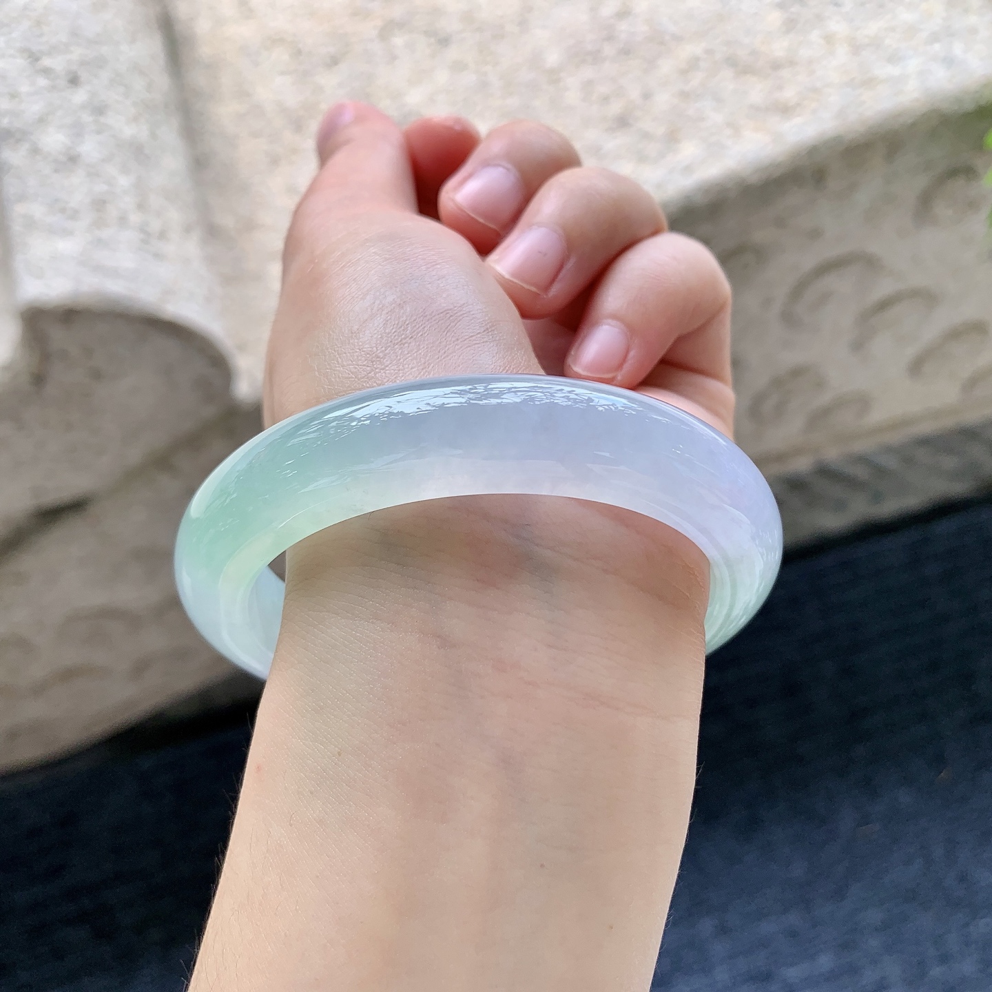 正圈，圈口59/13/9，编码G6090228，冰糯春彩，水润，种老，细腻，无裂。