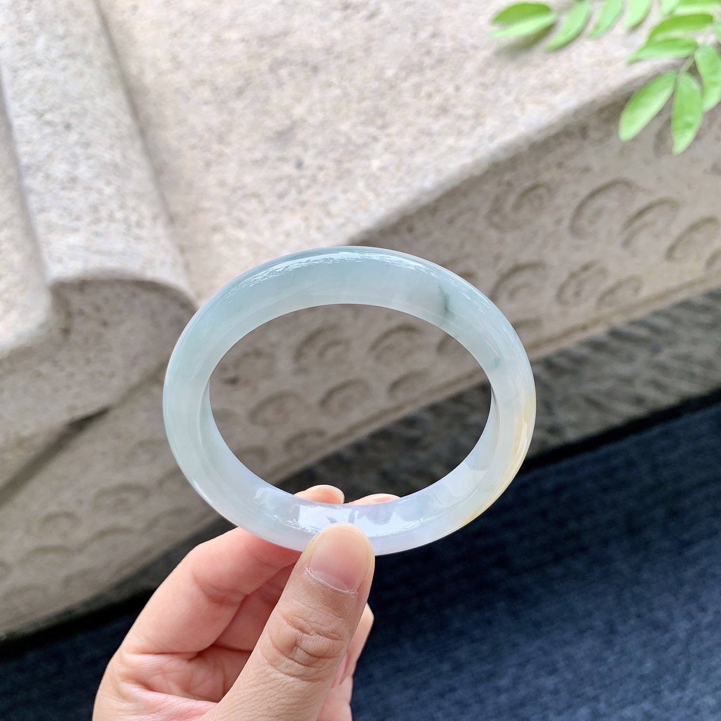 糯冰黄翡，水润，种老，细腻，打灯有絮线