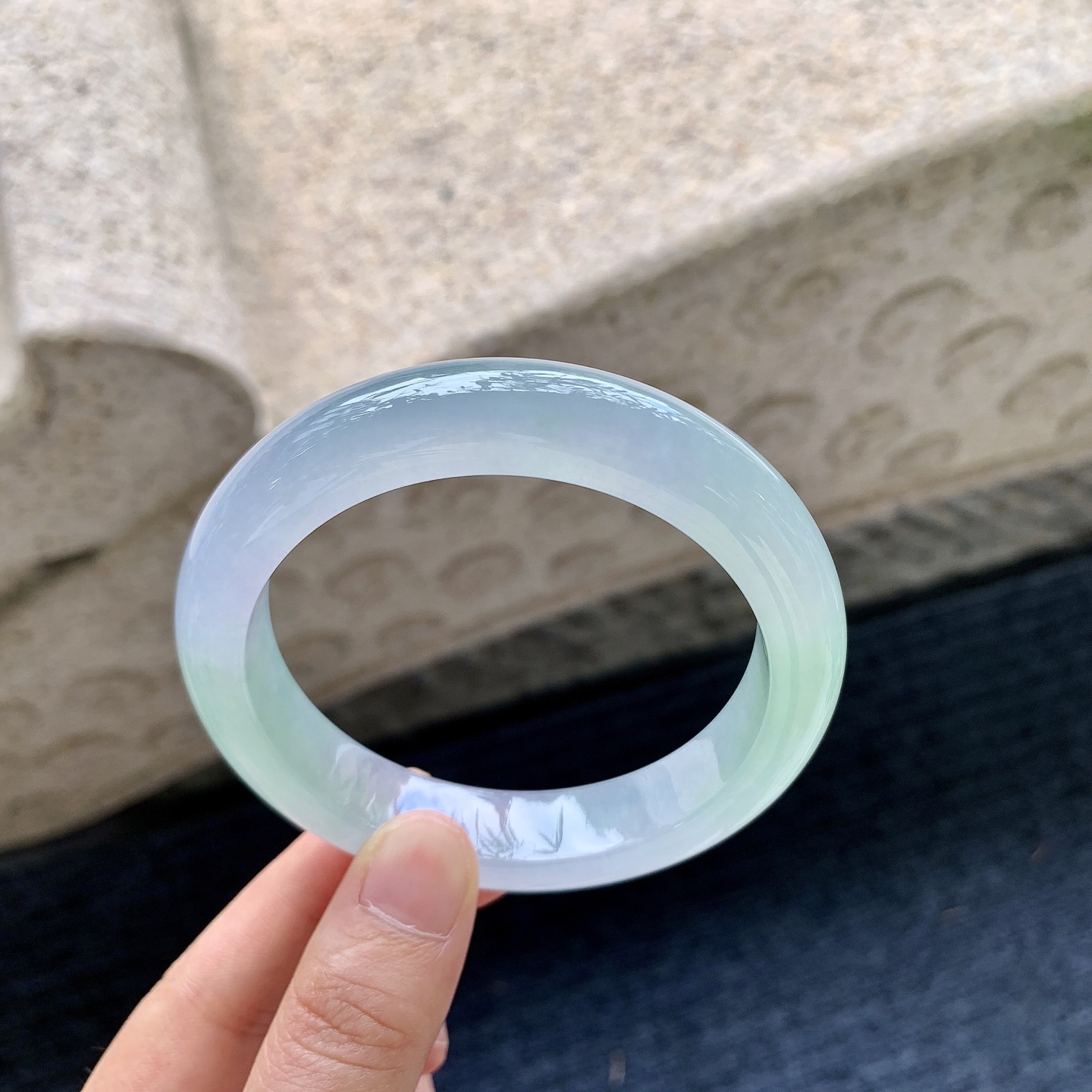 正圈，圈口59/13/9，编码G6090228，冰糯春彩，水润，种老，细腻，无裂。