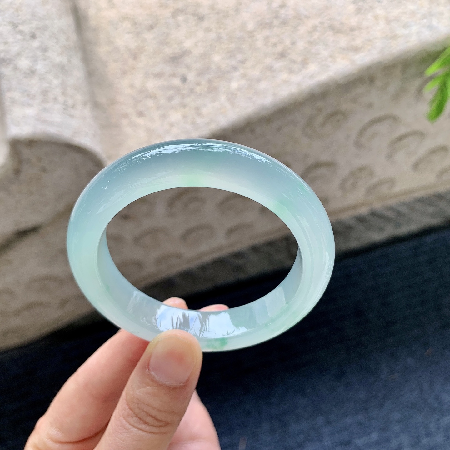 正圈51 52，冰晴绿飘花，清透，水润，种老，细腻，无裂。