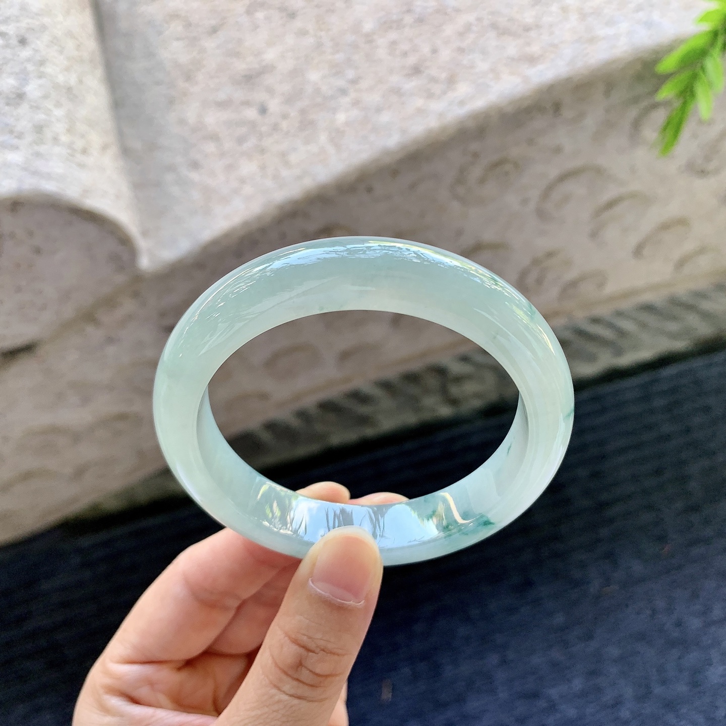 正圈55 56，糯冰飘花，水润，种老，细腻，打灯有絮线