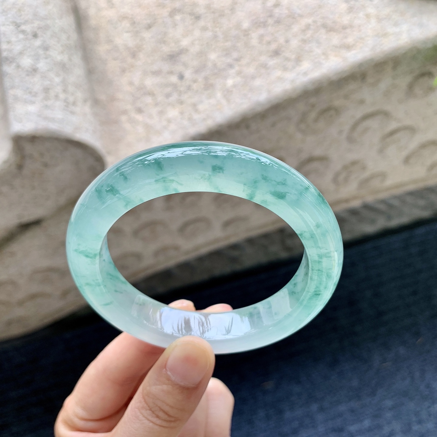 正圈57 58，圈口58/12.7/10，编码A3090225，冰种飘花，清透，水润，种老，细腻，无裂。