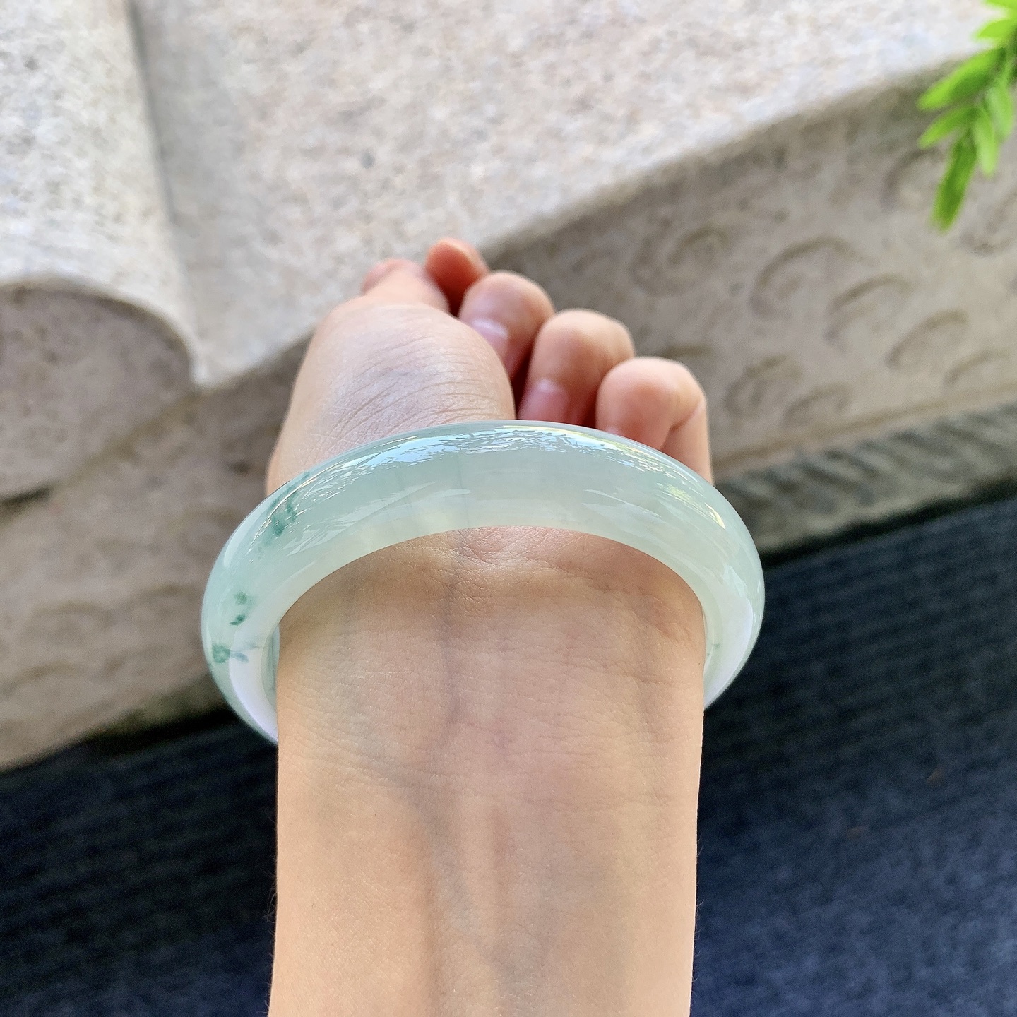 正圈55 56，糯冰飘花，水润，种老，细腻，打灯有絮线