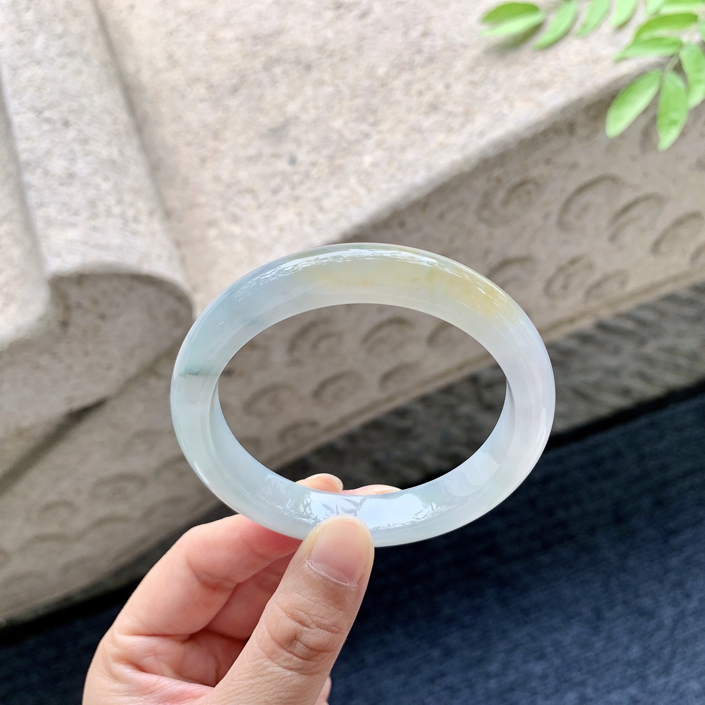 糯冰黄翡，水润，种老，细腻，打灯有絮线