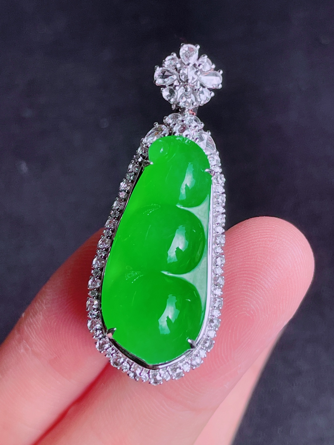 高冰绿福豆吊坠，晶莹剔透，新颖时尚，品相，29-15-5