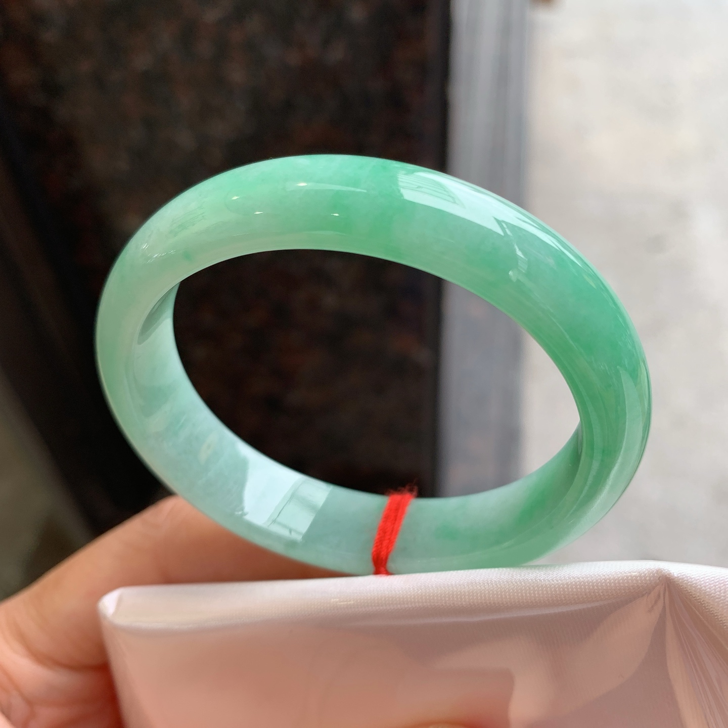 贵妃飘绿 有纹 尺寸：52/45/12/6.8 小圈口