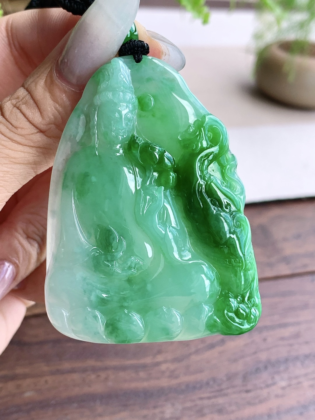 糯冰飘阳绿普贤菩萨牌吊坠，缅料性比高厚装，尺寸61-45.6-7.2，重量42.7克