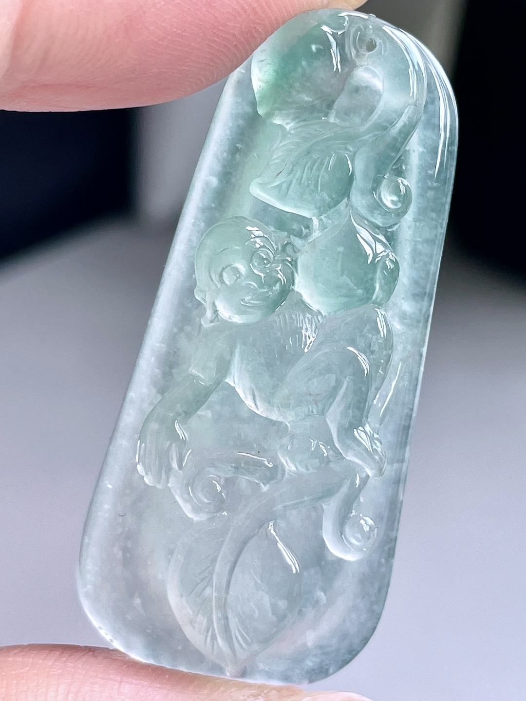 冰晴水寿桃灵猴献瑞吊坠, 性比高, 厚装, 尺寸44-20.4-7.4, 重量13.6克