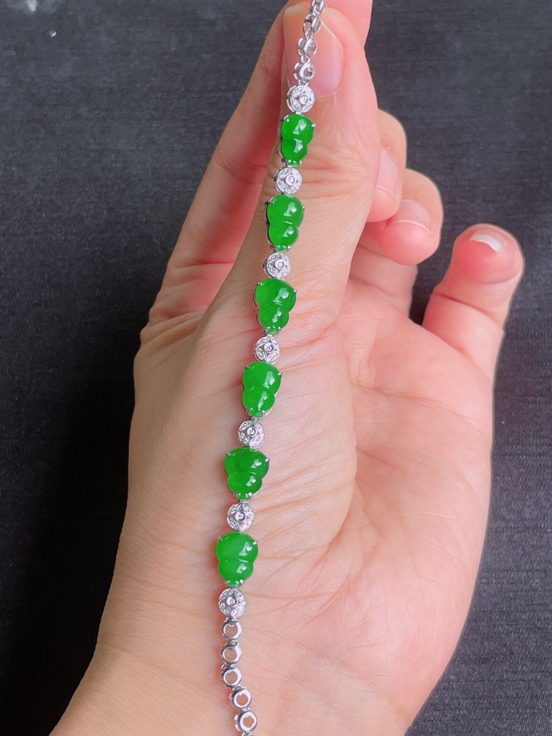 高冰绿葫芦手链，晶莹剔透，新颖时尚，10.5-7.5-4