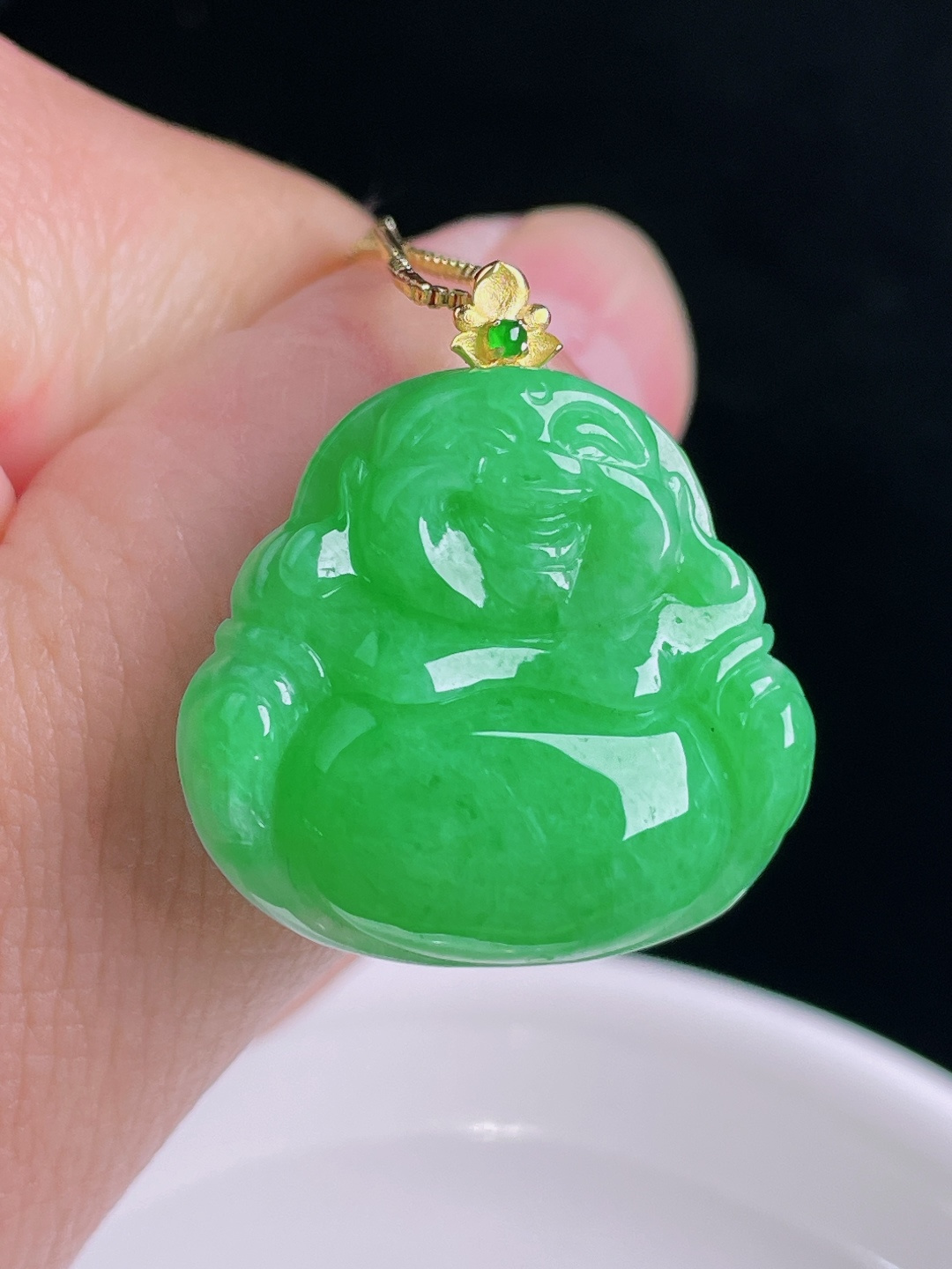 阳绿佛公，18k镶嵌，老种起光，细底通透，尺寸：27裸石23/24.5/6mm0902