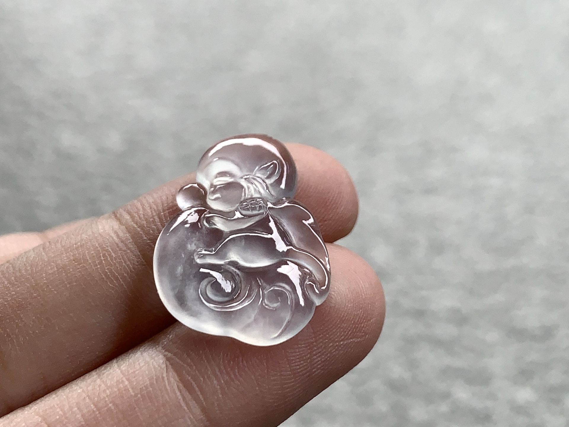 翡翠小猴，尺寸：21.2×15.5×2.5