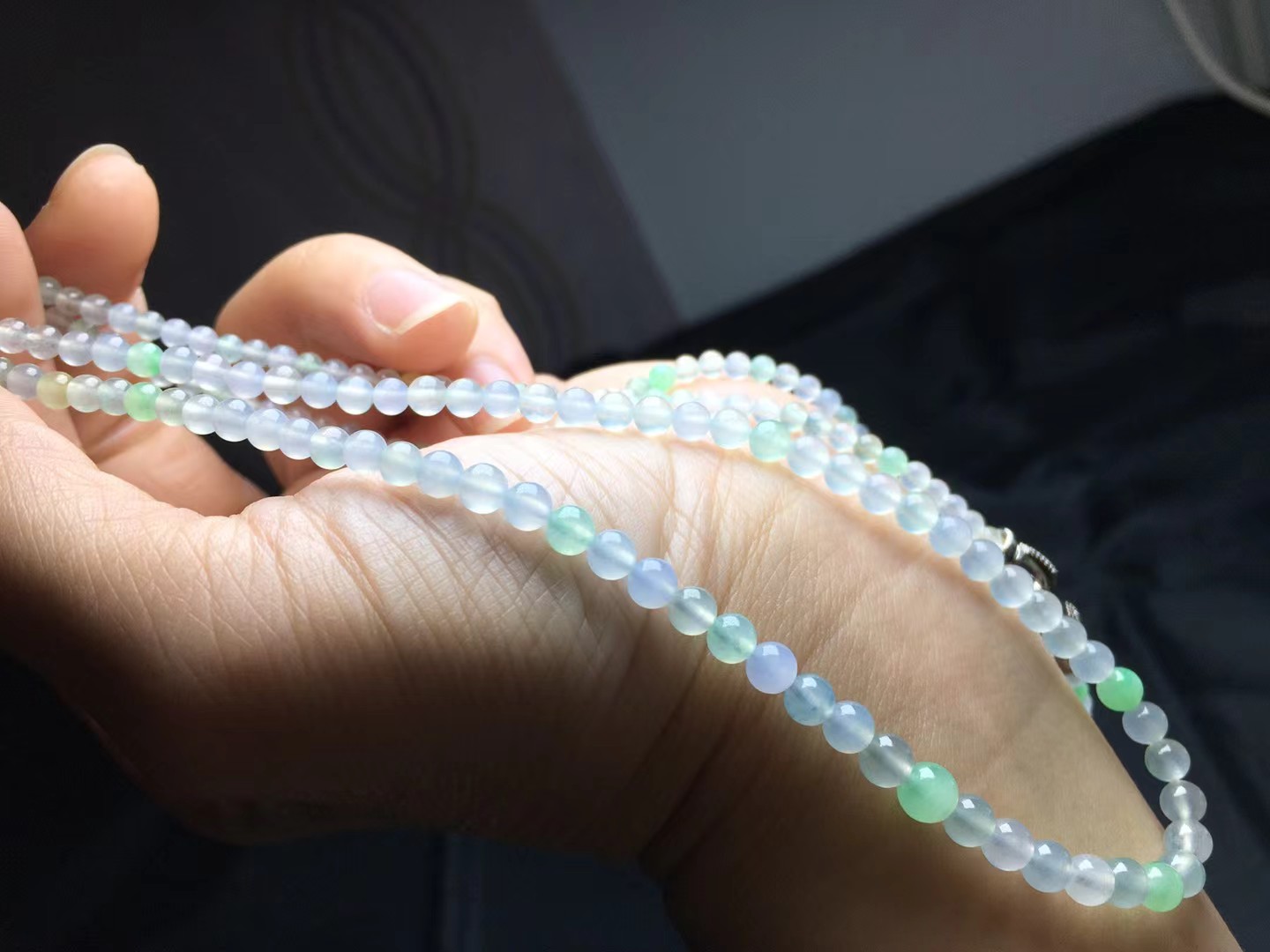 ️ 彩珠链，卡4.5～3.2mm，186颗，种好，玉质细腻，透水润，均匀，色彩清新