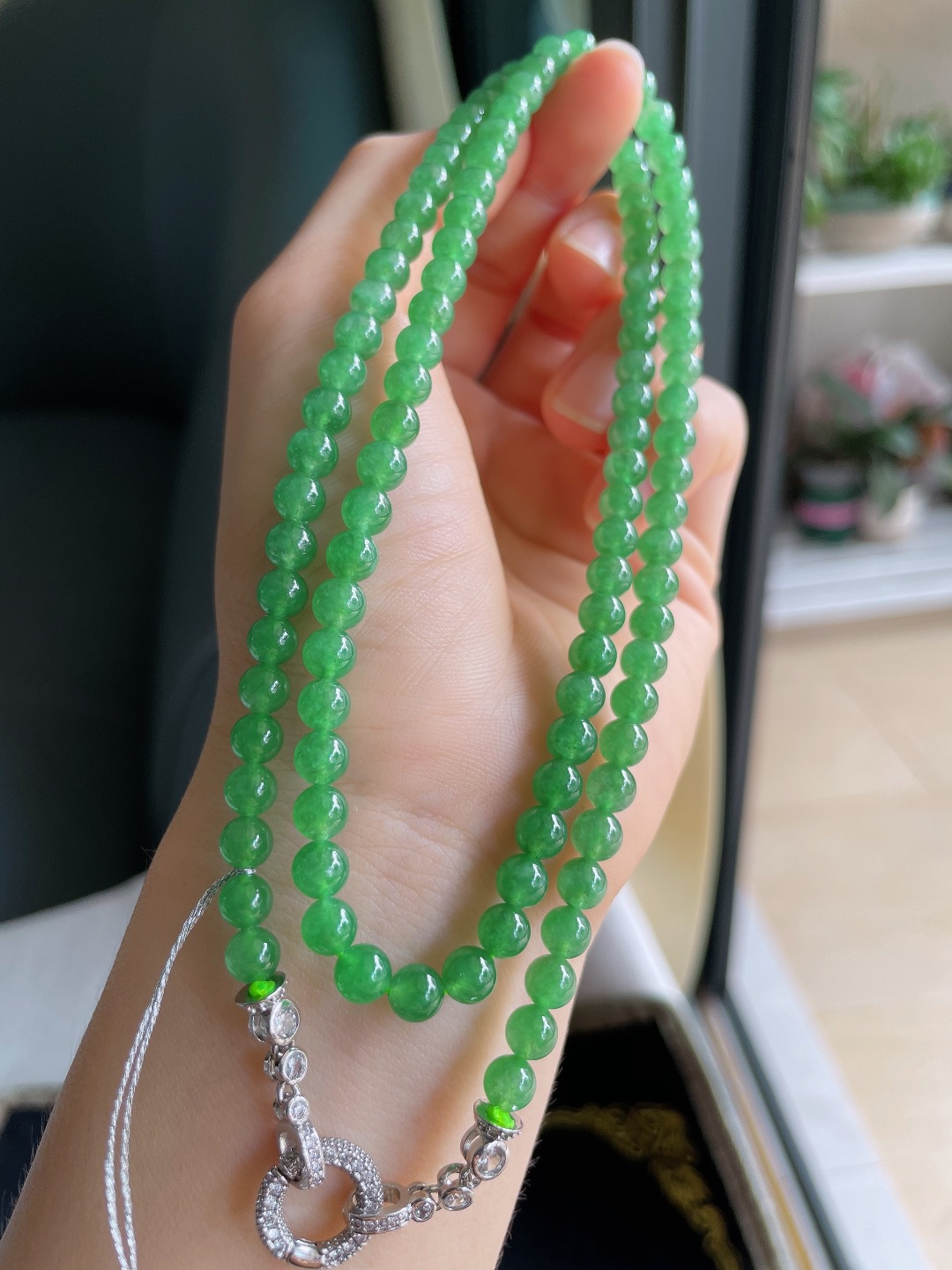 ️，缅甸天然翡翠A货，冰满绿珠链，尺寸：5.5mm108颗。【编4562】