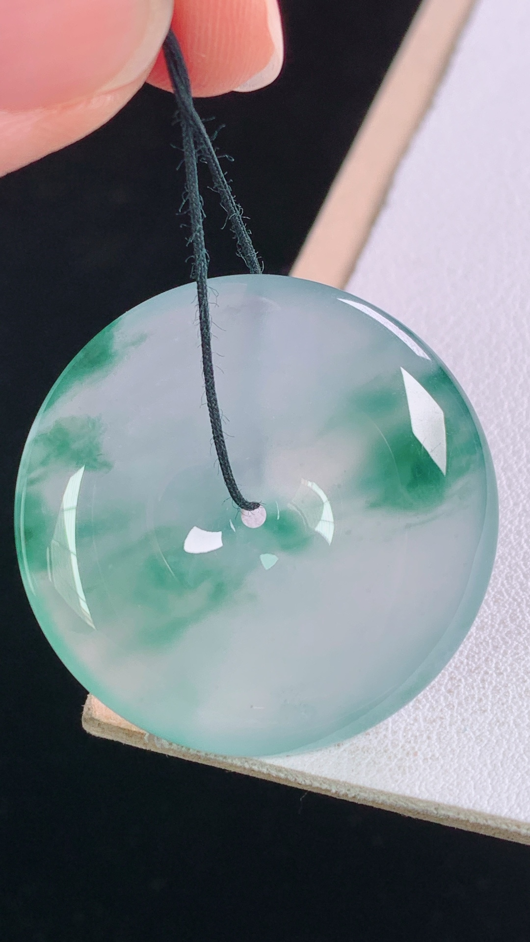 冰飘花平安扣，花色灵动，水润清透，无裂，尺寸:32.6-6.3mm