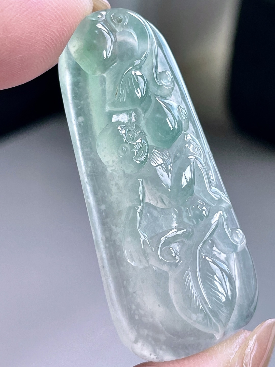 冰晴水寿桃灵猴献瑞吊坠, 性比高, 厚装, 尺寸44-20.4-7.4, 重量13.6克