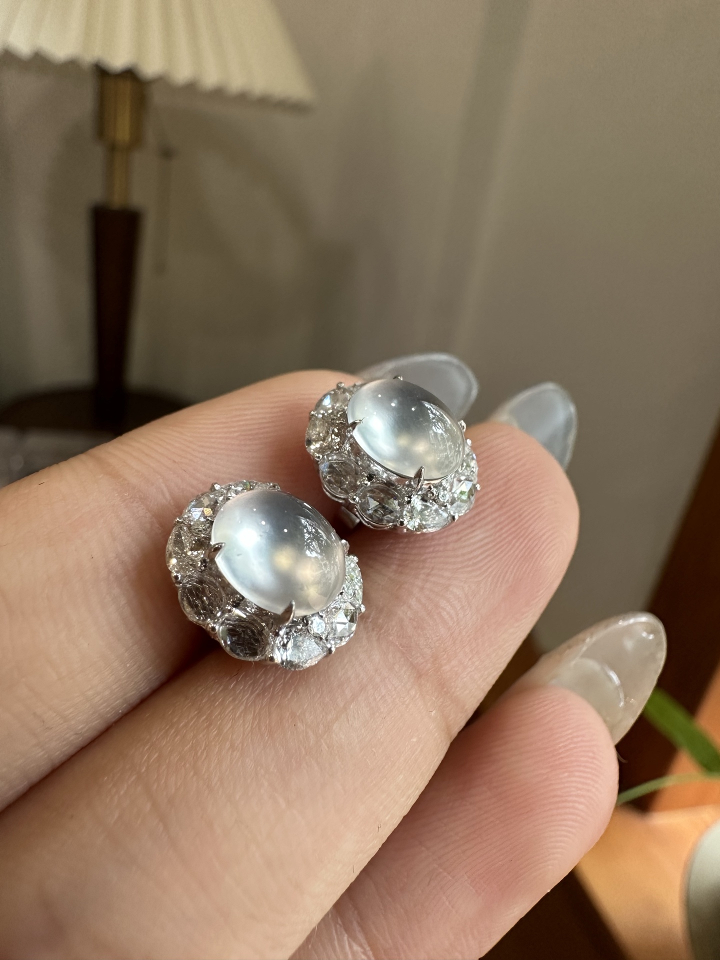 玻璃种蛋面耳钉
