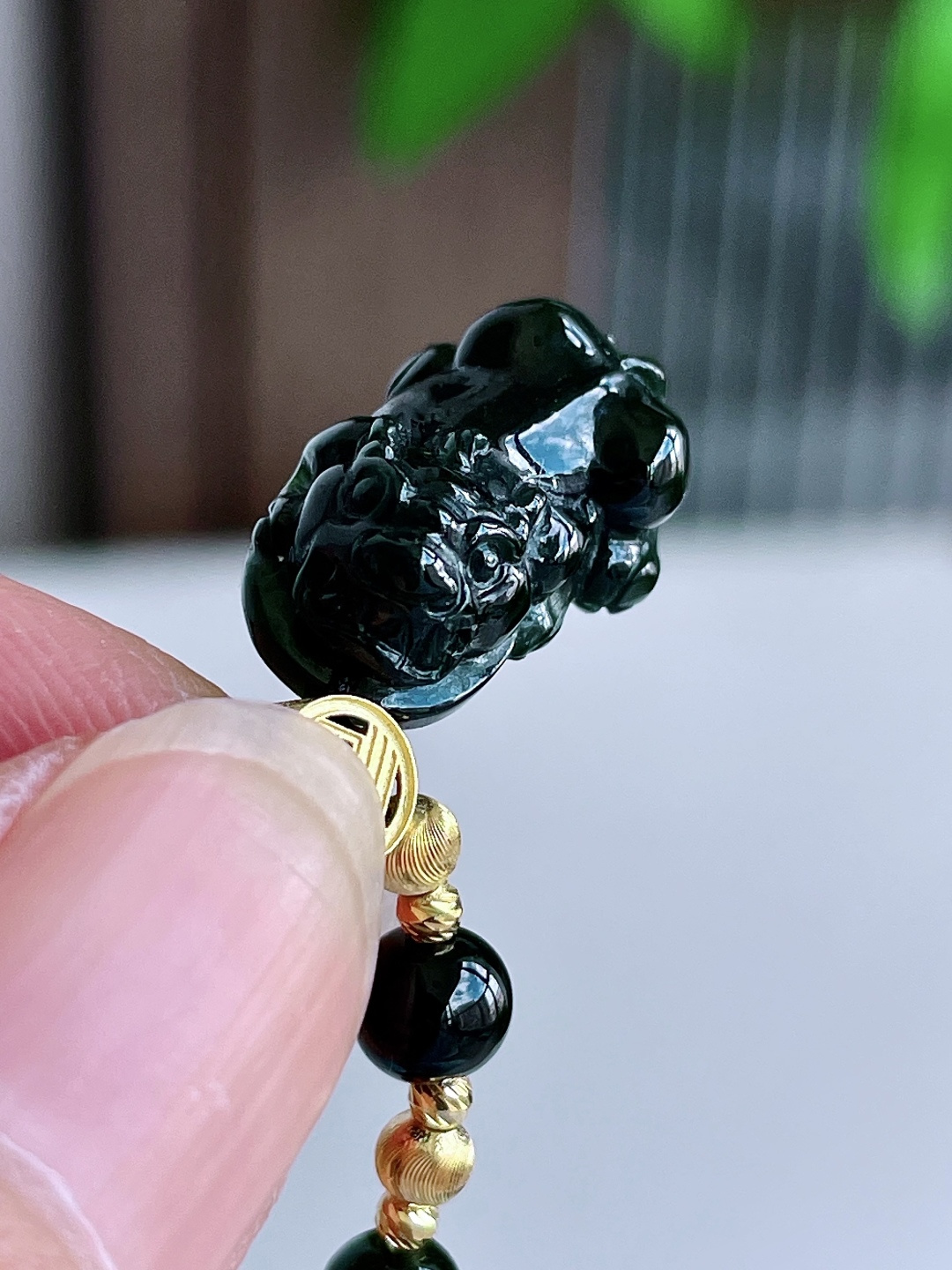 墨翠貔貅项链，18k金镶嵌，无裂，性比高，厚装，裸石15.7-10.6-6，重量3.3克