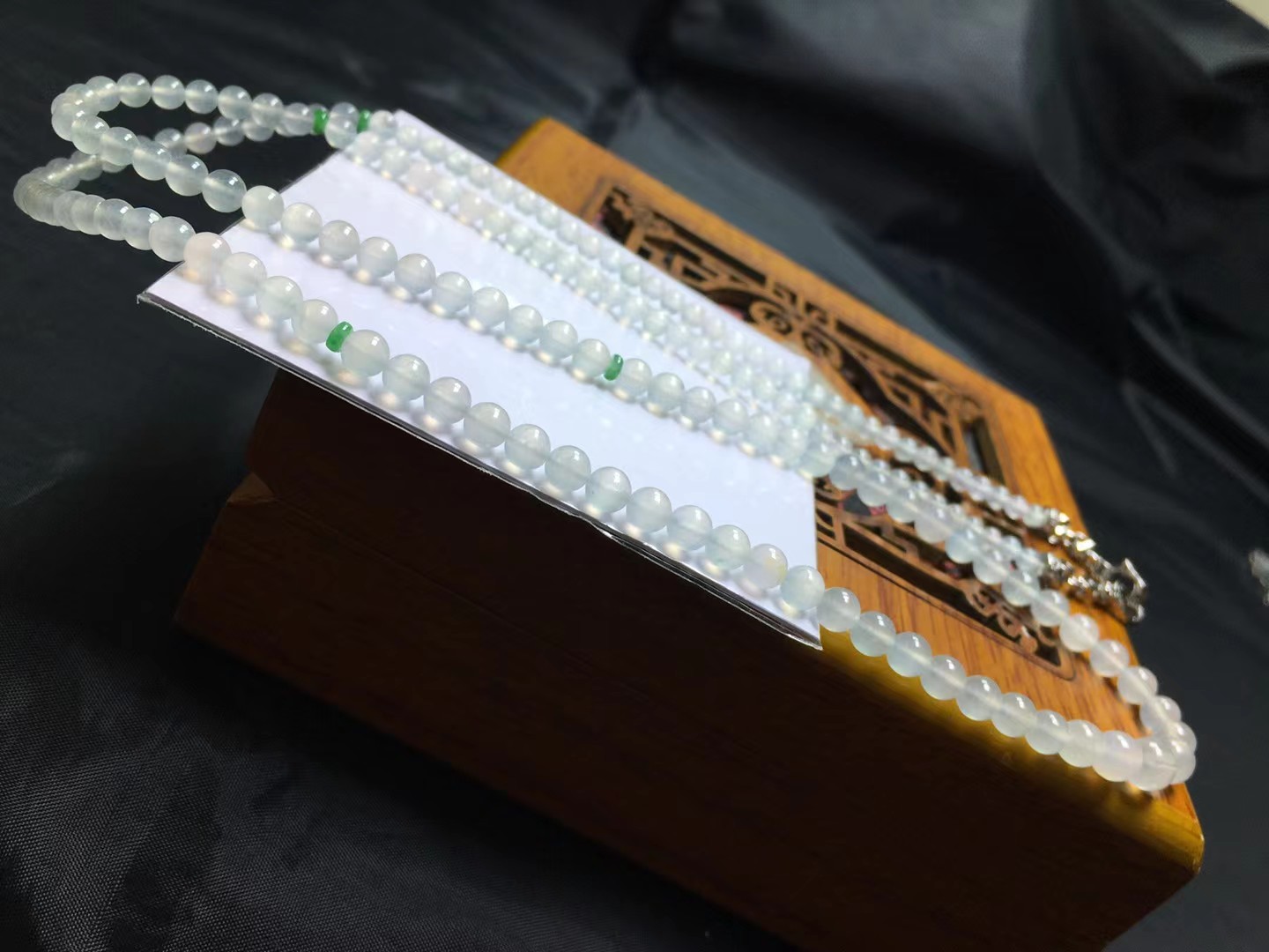 冰种珠链，卡5～3.6mm，160颗，种好，起莹，玉质细腻，均匀，颗颗精选