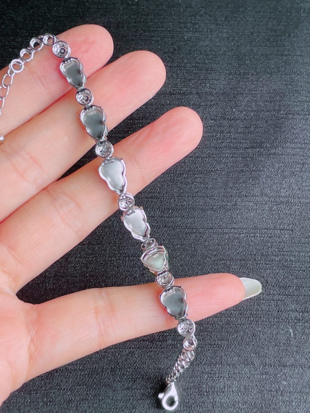 高冰绿葫芦手链，晶莹剔透，新颖时尚，10.5-7.5-4