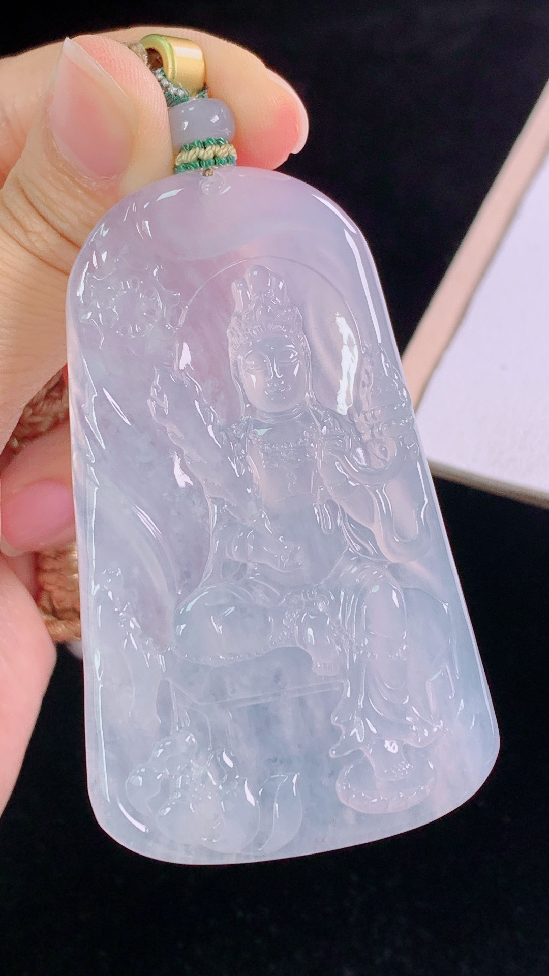虚空藏菩萨，种水，冰透起光，无裂，尺寸:68.7-41.1-5.7mm，30