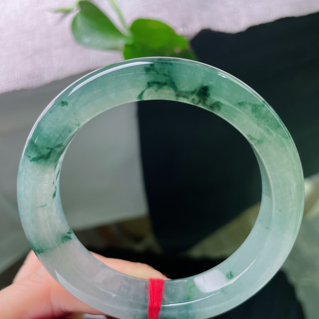 56.9/12.7/9.3，冰飘花正圈，无裂，浓绿飘花如泼墨写意，浓淡层次自然天成，不刻意雕琢，是独