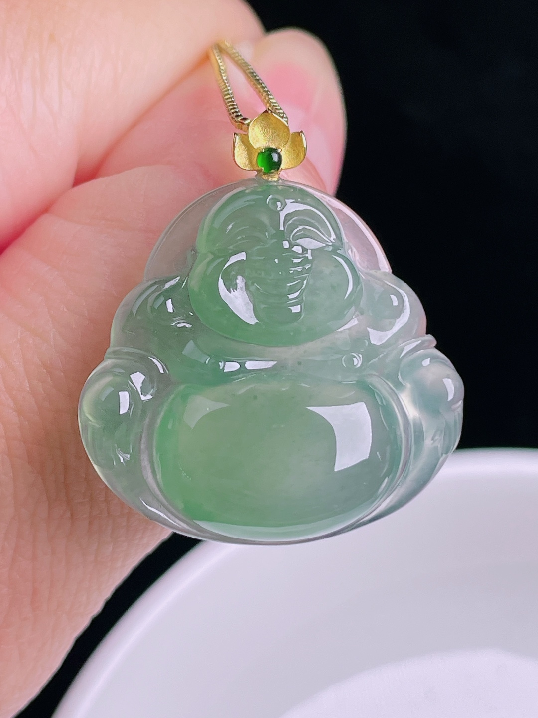 冰绿佛公，18k镶嵌，老种起光，细底通透，尺寸：30裸石24.8/27.2/6.2mm0902