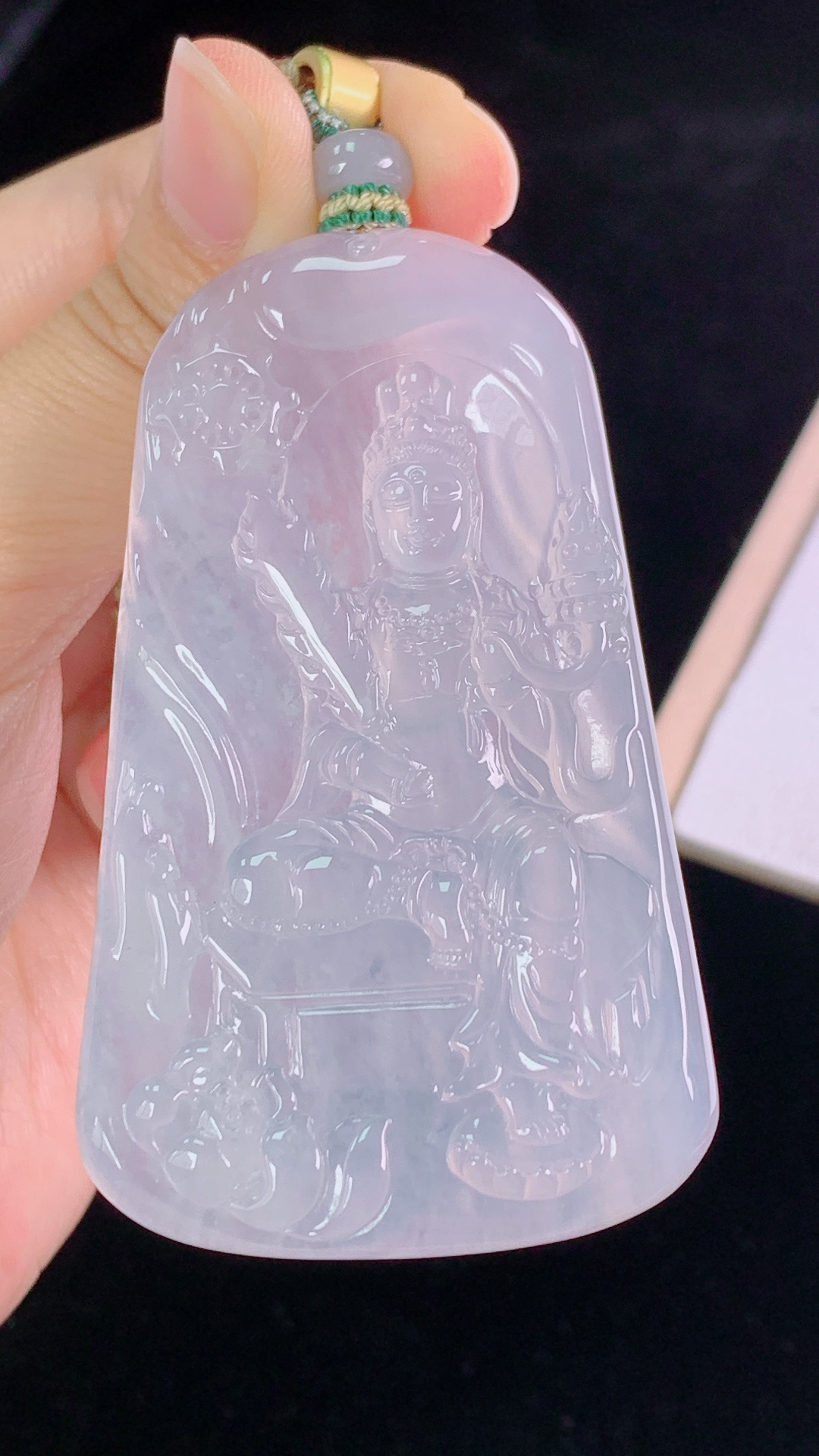 虚空藏菩萨，种水，冰透起光，无裂，尺寸:68.7-41.1-5.7mm，30