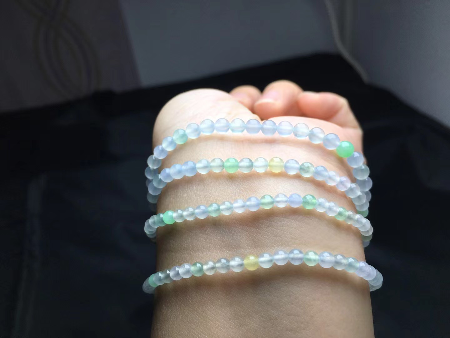 ️ 彩珠链，卡4.5～3.2mm，186颗，种好，玉质细腻，透水润，均匀，色彩清新
