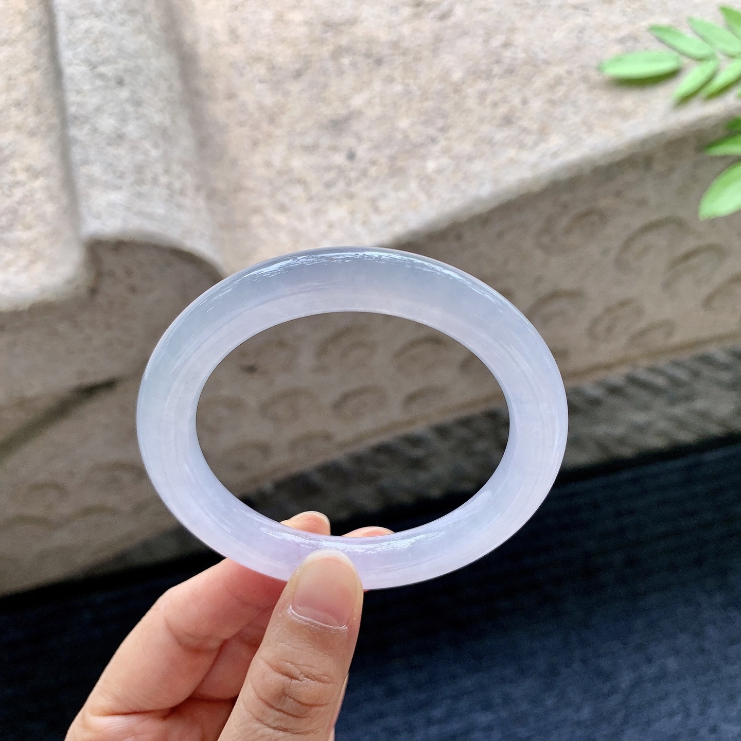 圆条54 55,圈口55.3/9.8/9.4,编码B2090367,冰糯粉紫，水润，种老，细腻，无裂